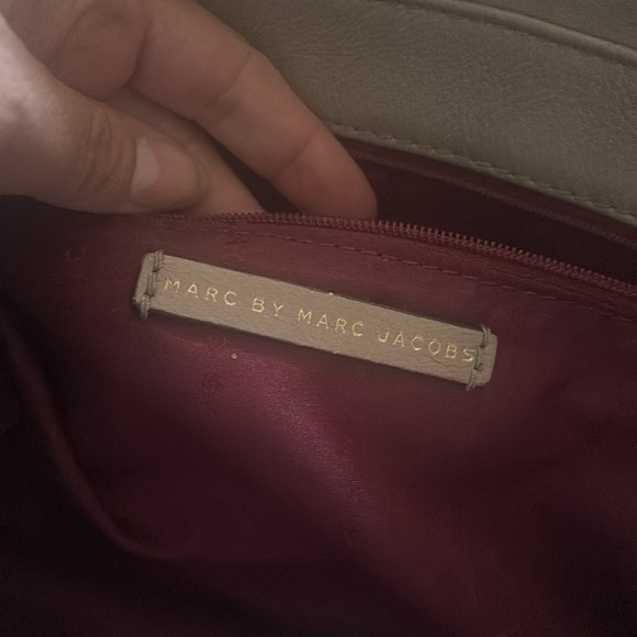 AUTH Pre-owned MARC by MARC JACOBS Goodbye Columbus Sylvie Cement Grey Crossbody - Picture 10 of 16